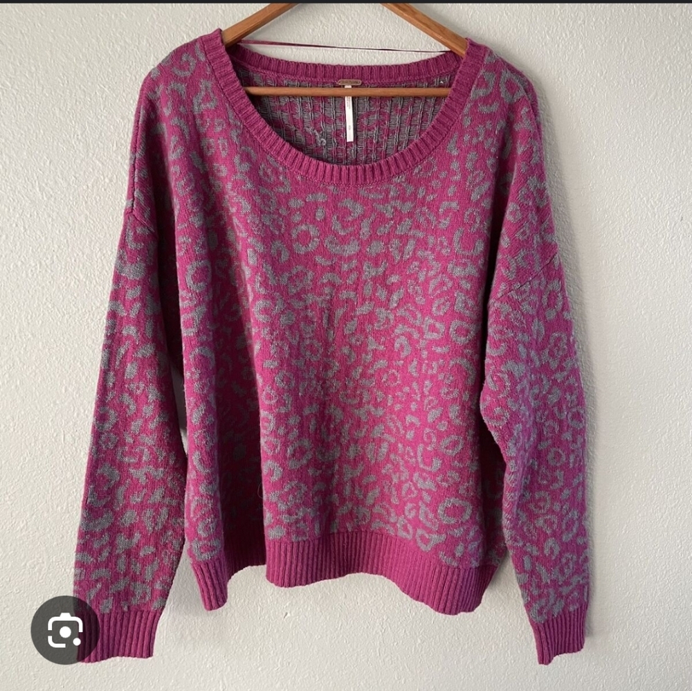 FREE PEOPLE Leopard Print Sweater - Pink and Gray